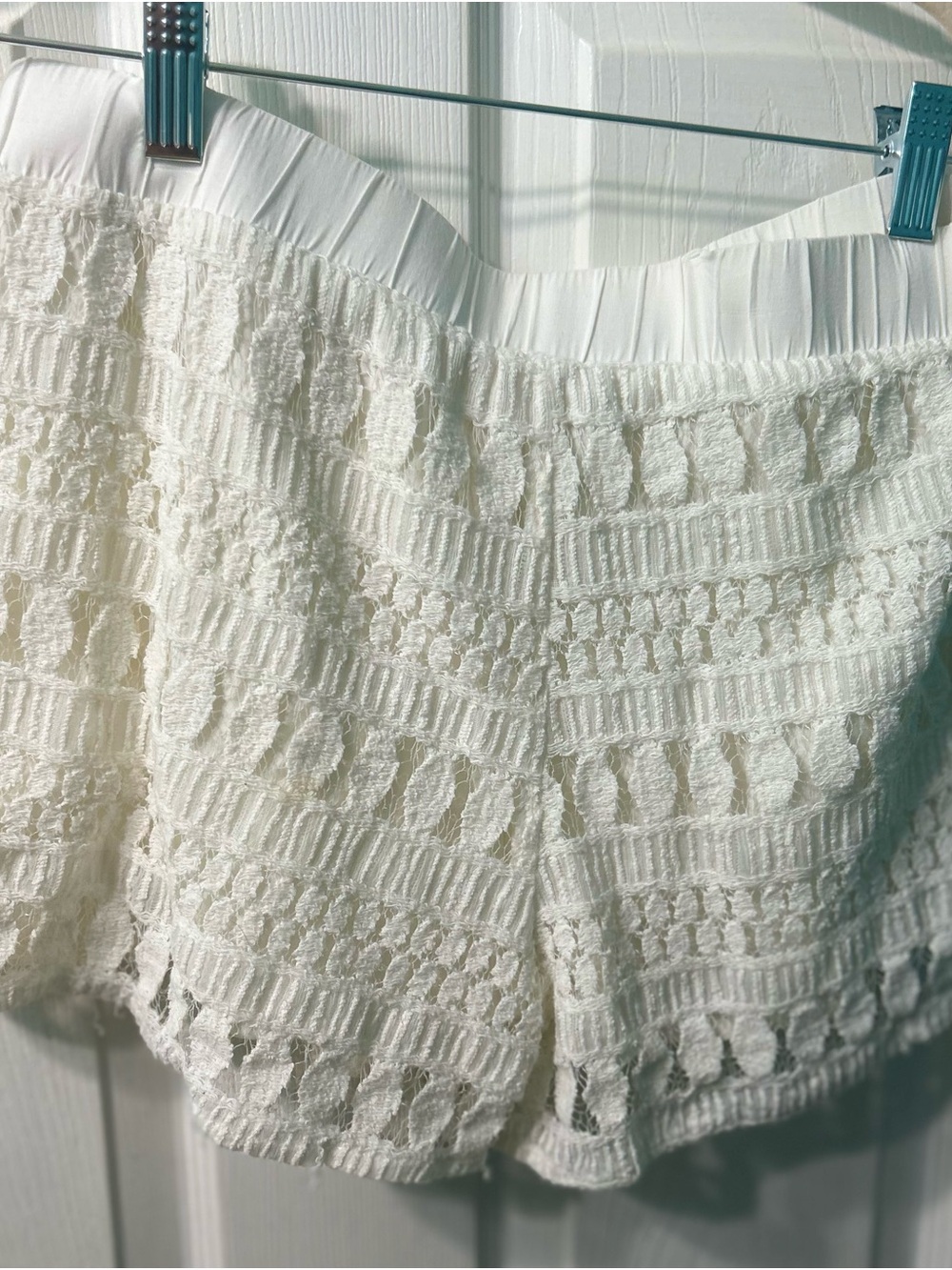 Sophie Rue Cream Lightweight Shorts - Picture 5 of 5